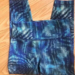 LLuLuLemon cropped pants, high waisted Sz 10